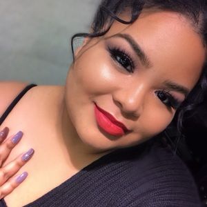 Meet your Posher, Yolanda